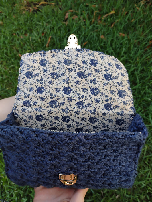 inside of crochet purse